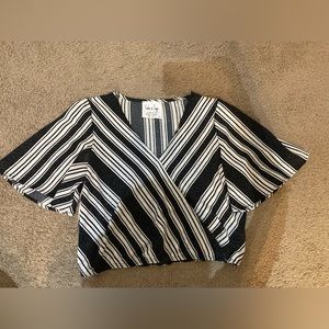 3/4 length sleeve top in size medium